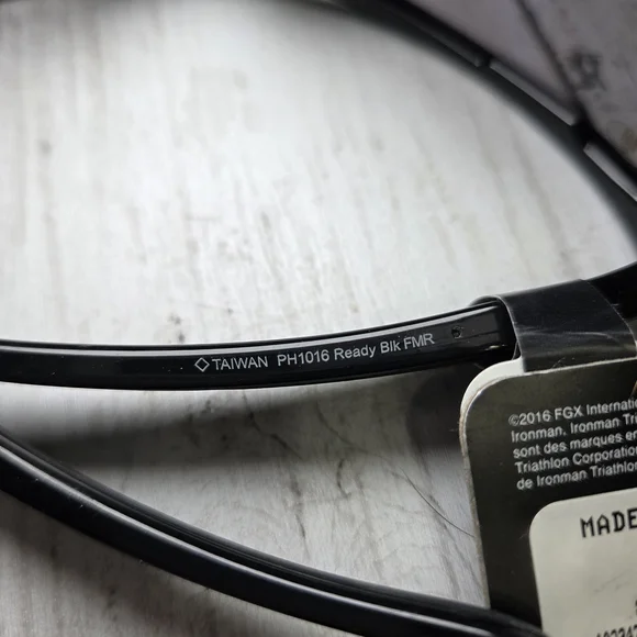 NWT Foster Grant Black Sport Sunglasses - Picture 6 of 7